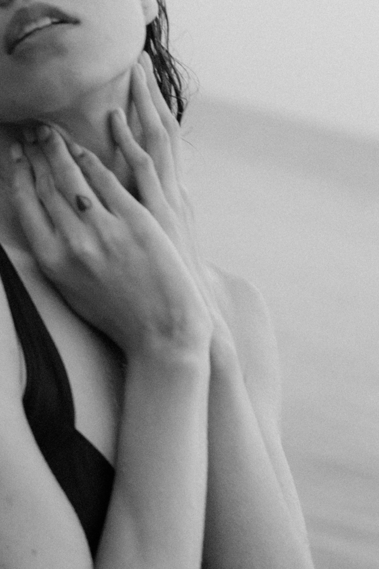 Свадебная фотосессия в Щелкино ,Бухта Космонавтов. Выездная церемония на берегу моря Крым. Свадебный и семейный фотограф и видеограф, Крым, Москва, Санкт -Петербург