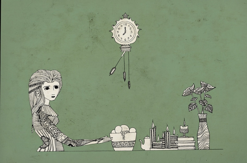 Графическая иллюстрация женщины в винтажном стиле, сидящей за столом. На заднем плане висят старинные часы с кукушкой. Детальный рисунок тушью с элементами сюрреализма, выполненный в приглушенных цветах. Заказать уникальную иллюстрацию для книги, обложки или арт-принт в винтажном стиле для интерьера.