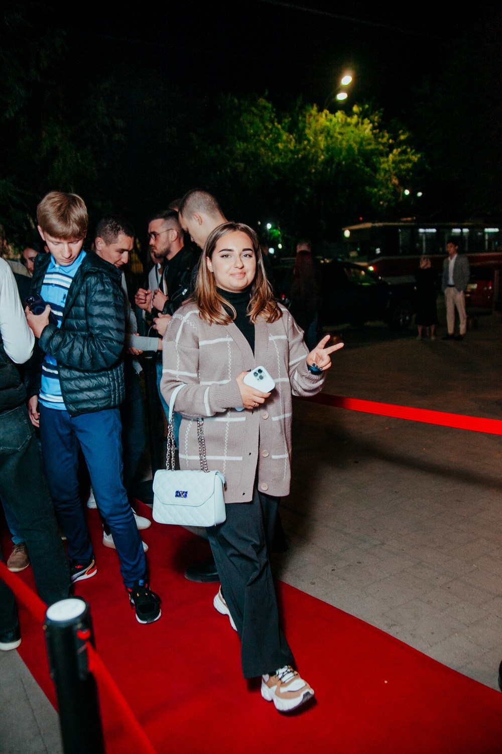 Презентация «Iphone 15». Свадебный и детский фотограф в Волгограде Слава Белов