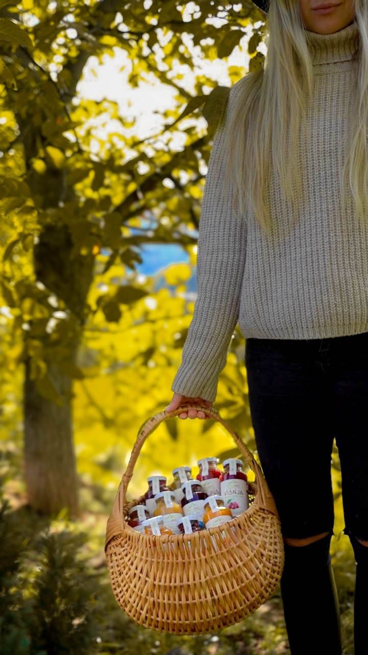 Green juice. Photographer Liana Sudets Serbia Kopaonik Brzece Brus
