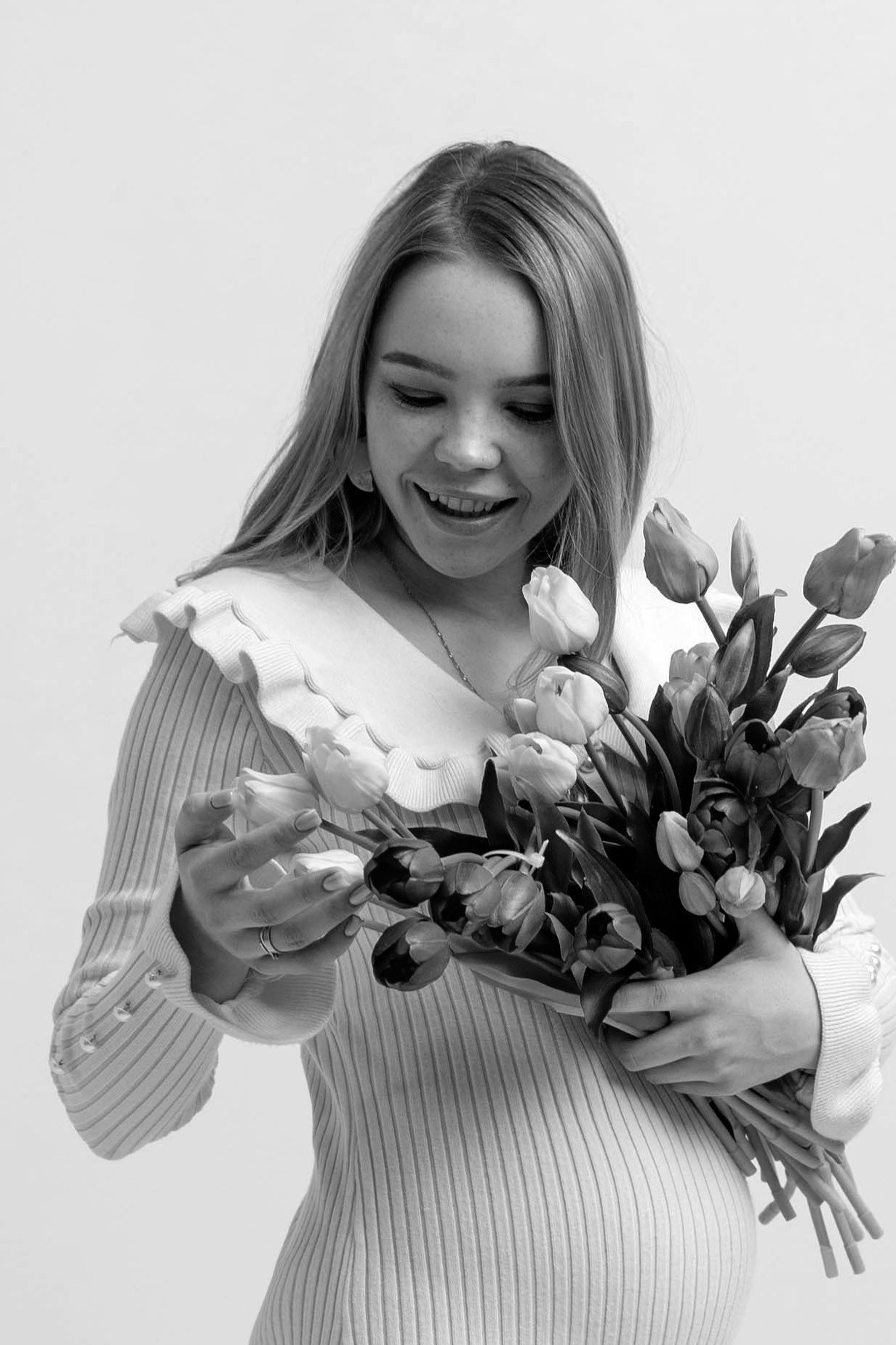 Беременность Марины и Кирилла в фотостудии. Свадебный семейный фотограф Костырина Светлана