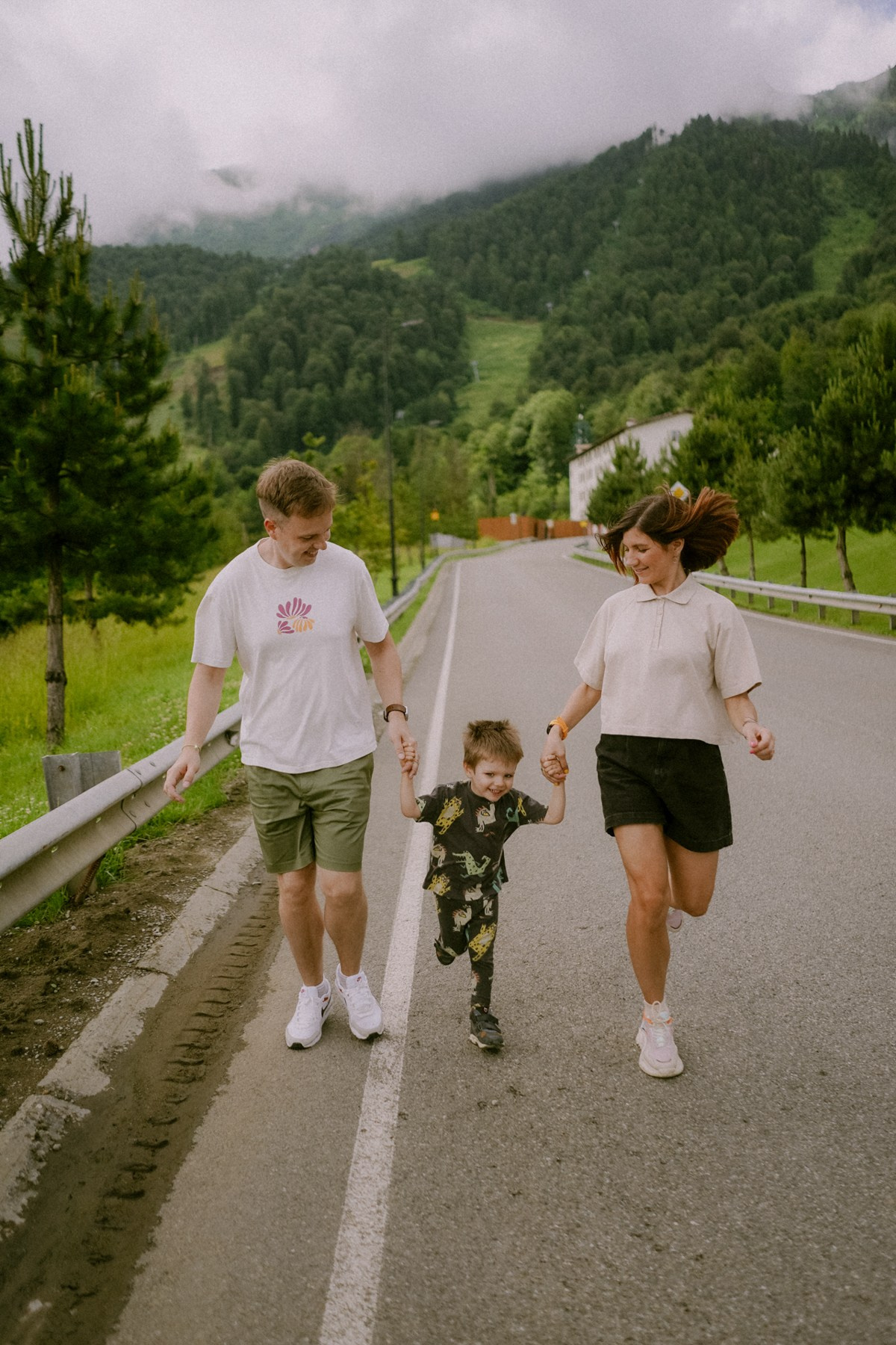 Семейная прогулка на Красная Поляна 960 и 2200 метров н. у. м. Свадебный фотограф — Сочи, Адлер, Сириус, Красная Поляна, Роза хутор