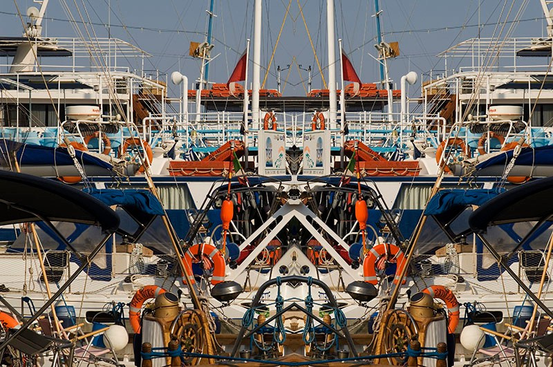 Art композиции. Движение жизни. Фотокорреспондент Александр Поляков. Москва