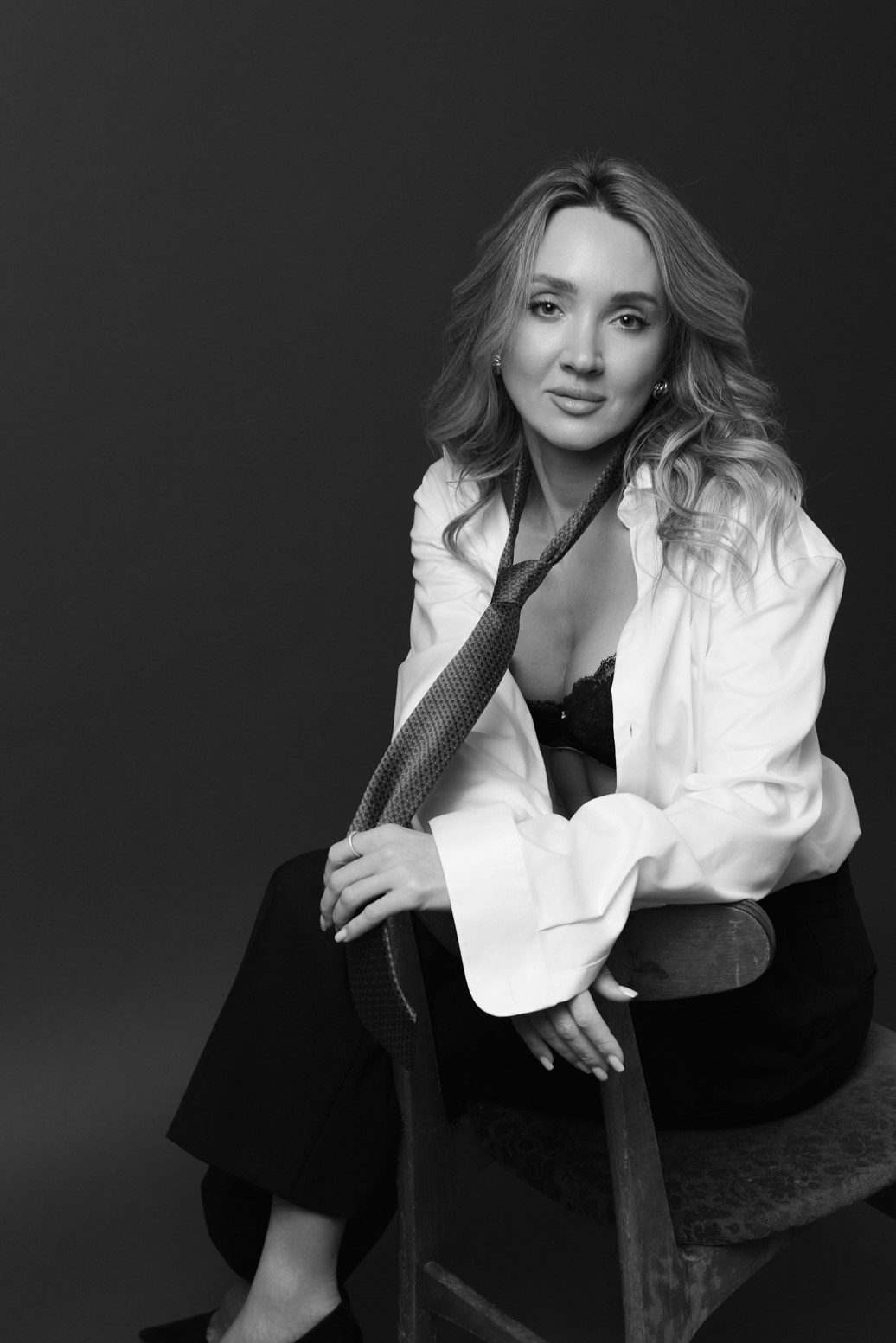 Натали коричневый фон. Профессиональный фотограф Татьяна Евглевская