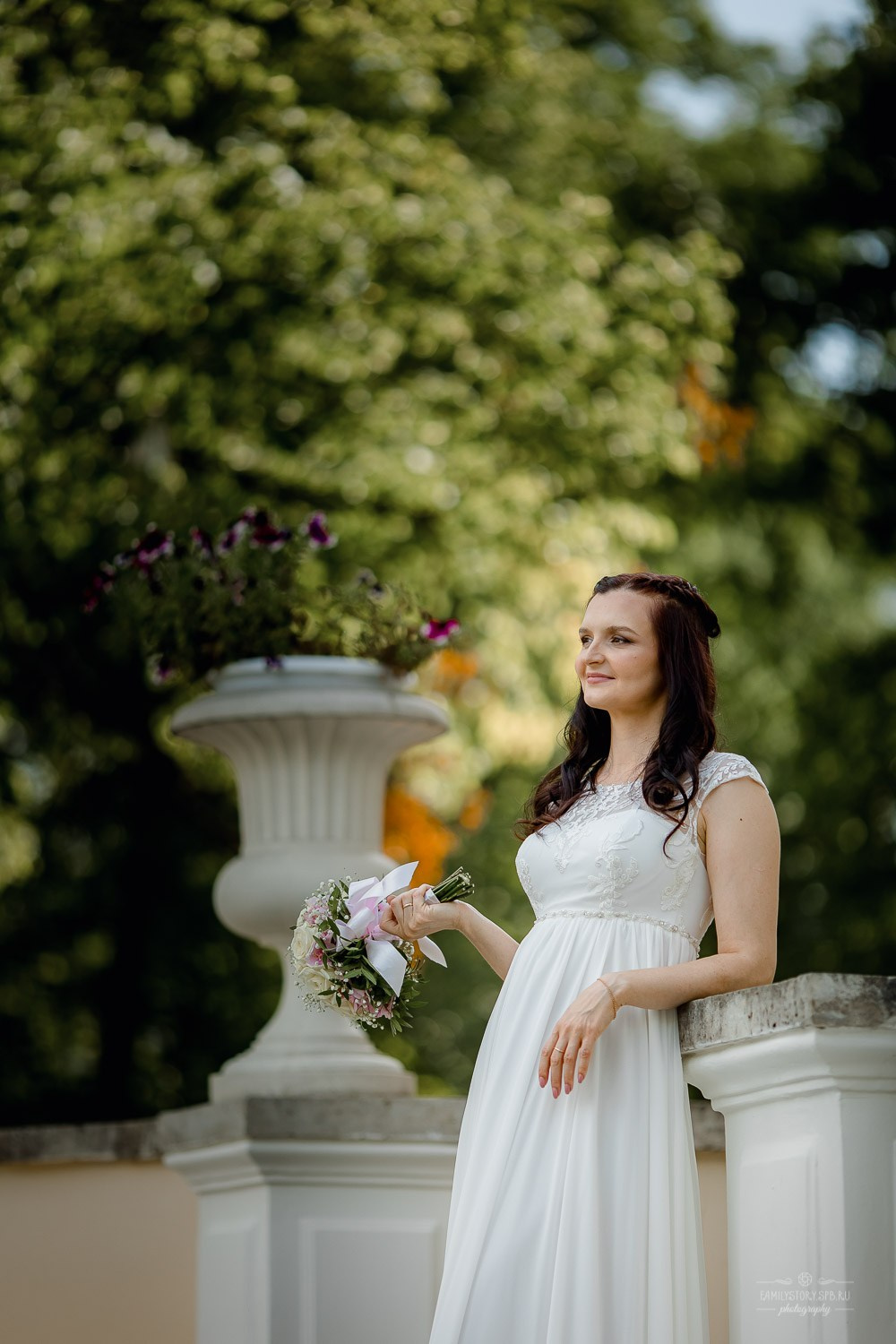 Свадебная фотосессия на улице. Свадебный фотограф в Санкт-Петербурге Антон Владимиров
