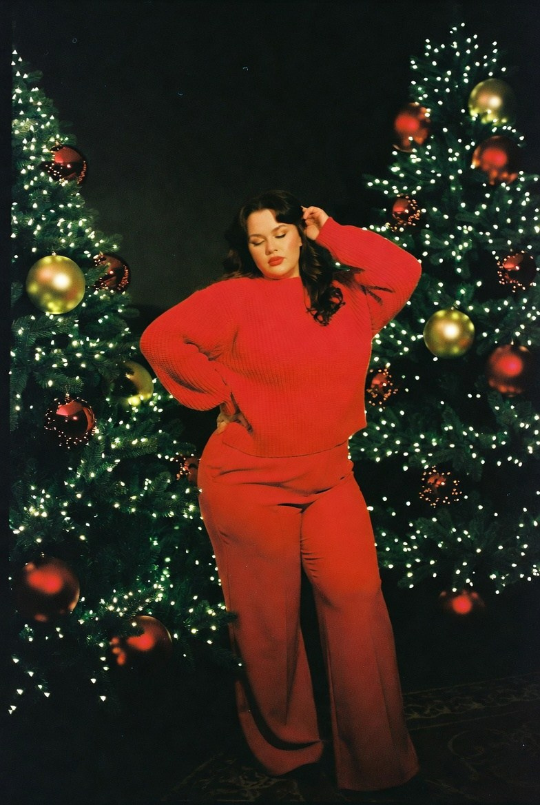 Плюс сайз в красном