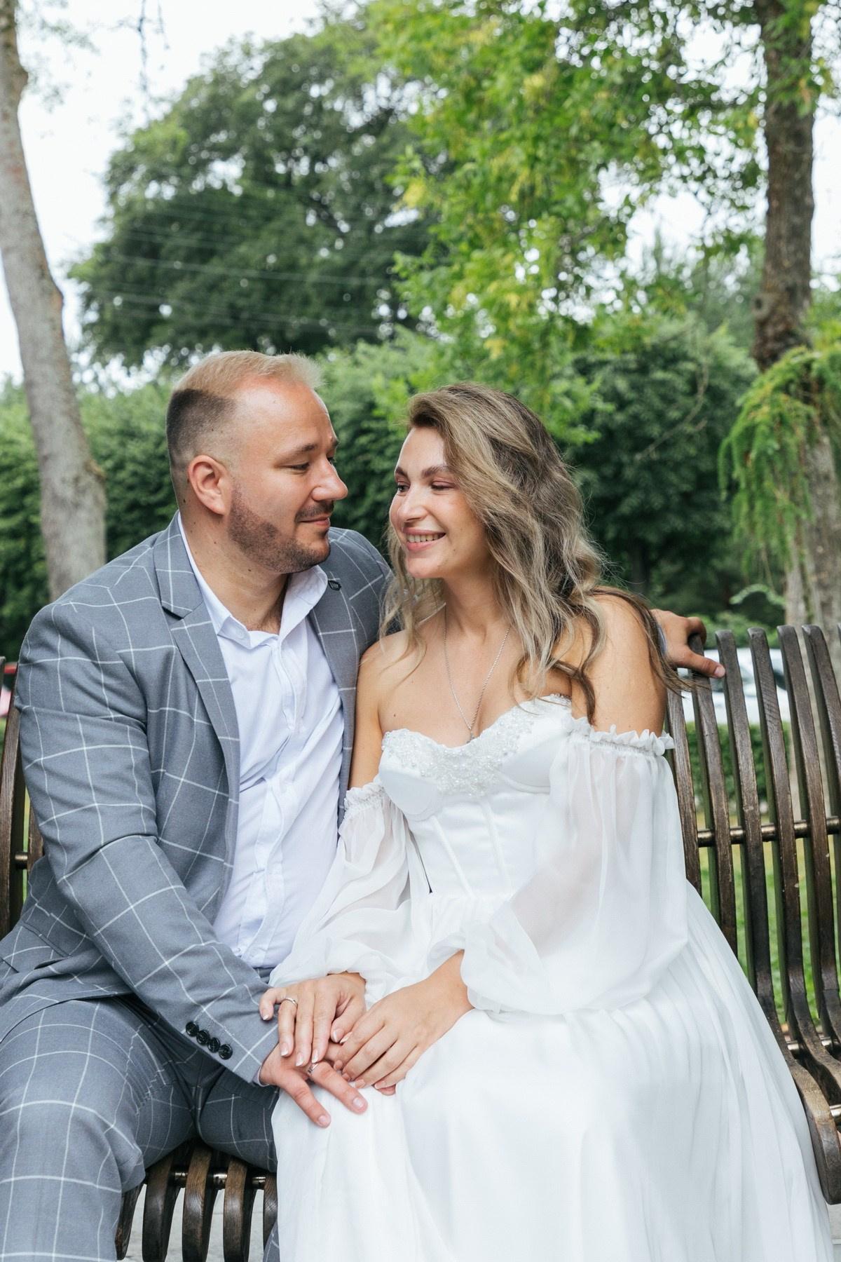 Свадебная регистрация и микропрогулка в Петергофе. Фотограф крещение венчание в Петербурге! Помогает подобрать храм и посоветовал душевного батюшку в СПб