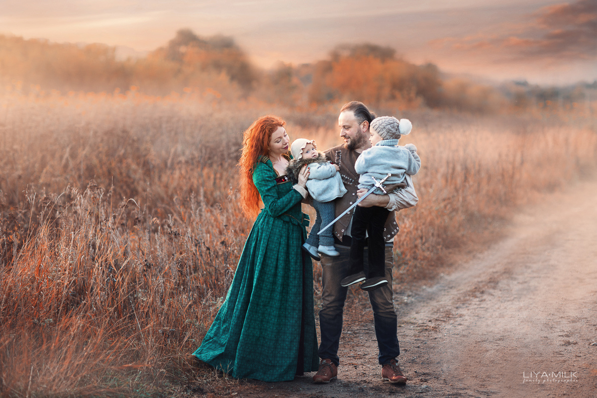 Средневековая семейка. Фотограф Лия Милк | Москва, Подмосковье