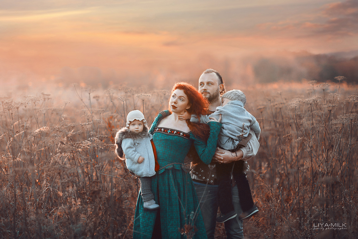 Средневековая семейка. Фотограф Лия Милк | Москва, Подмосковье