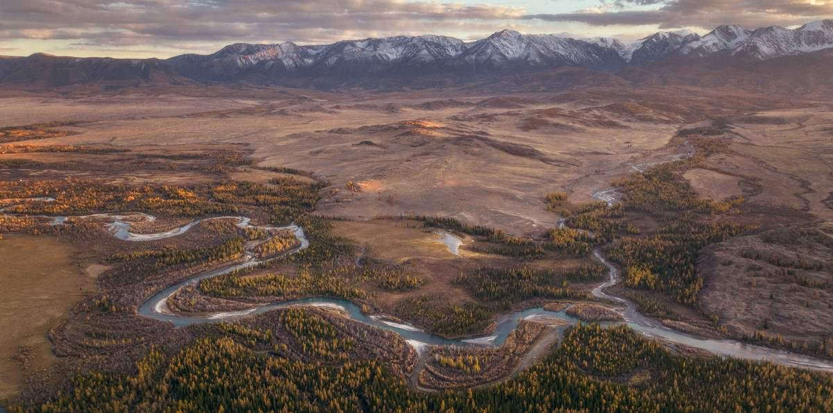 Altai Cinematic — personal project of photographer Vadim Sherbakov. Vadim Sherbakov Portfolio