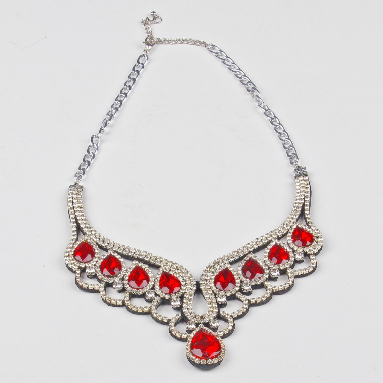 Карнавальные костюмы, вечерние и свадебные платья аренда посуточно, прокат в Жуковском. Одежда для фотосессий, аксессуары. Фотограф для маркетплейсов, фотоуслуги в Жуковском Татьяна Марсуверских