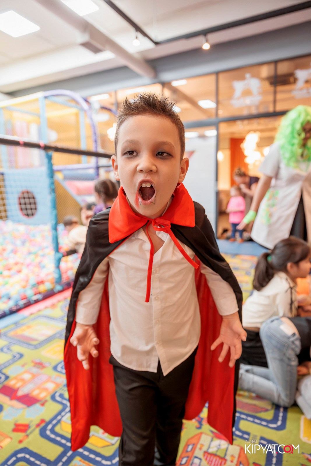 HALLOWEEN В KINDER BOOM. КИПЯТКОМ АЛМАТЫ!