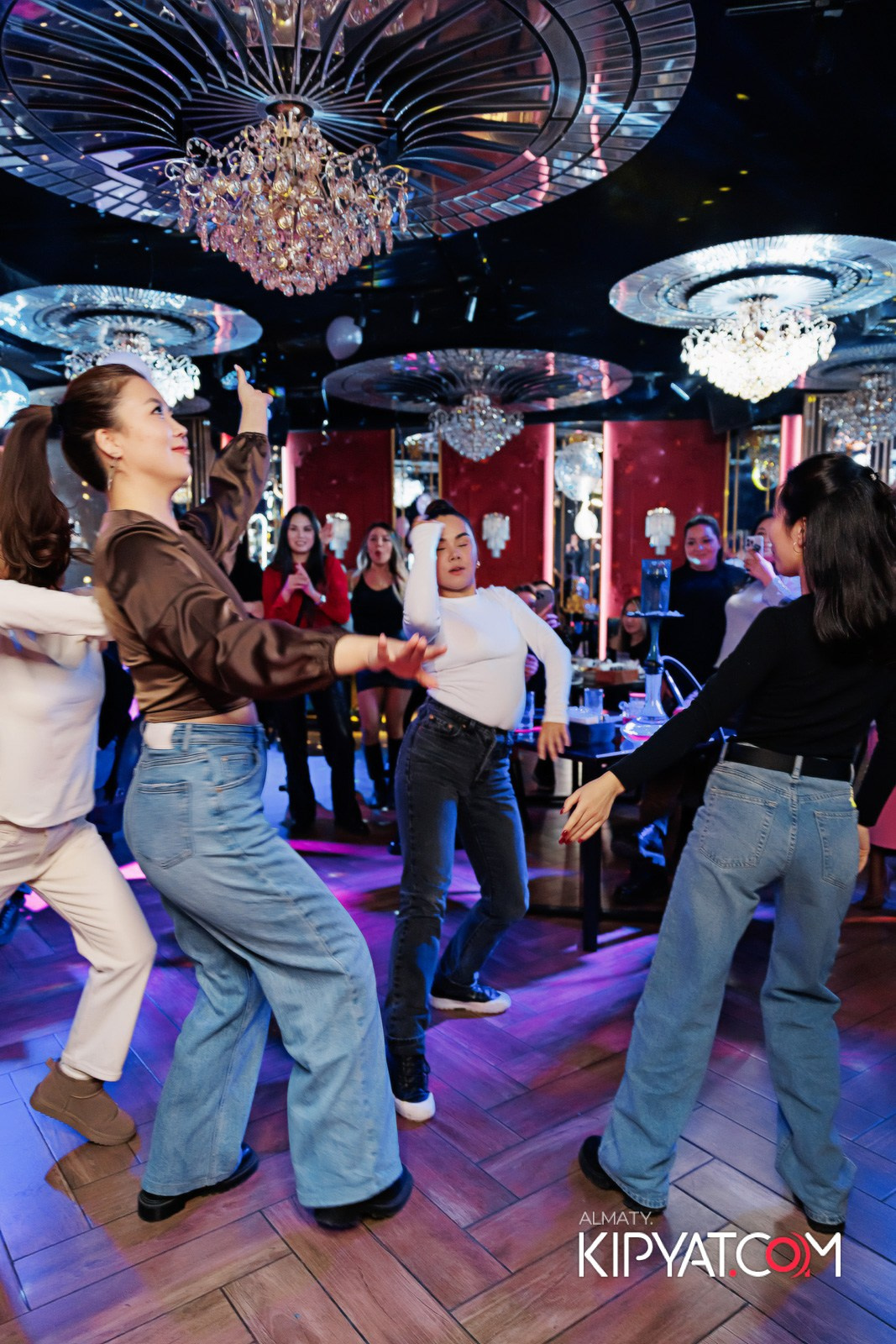 ЗАЯ, НА БИС. КИПЯТКОМ АЛМАТЫ!