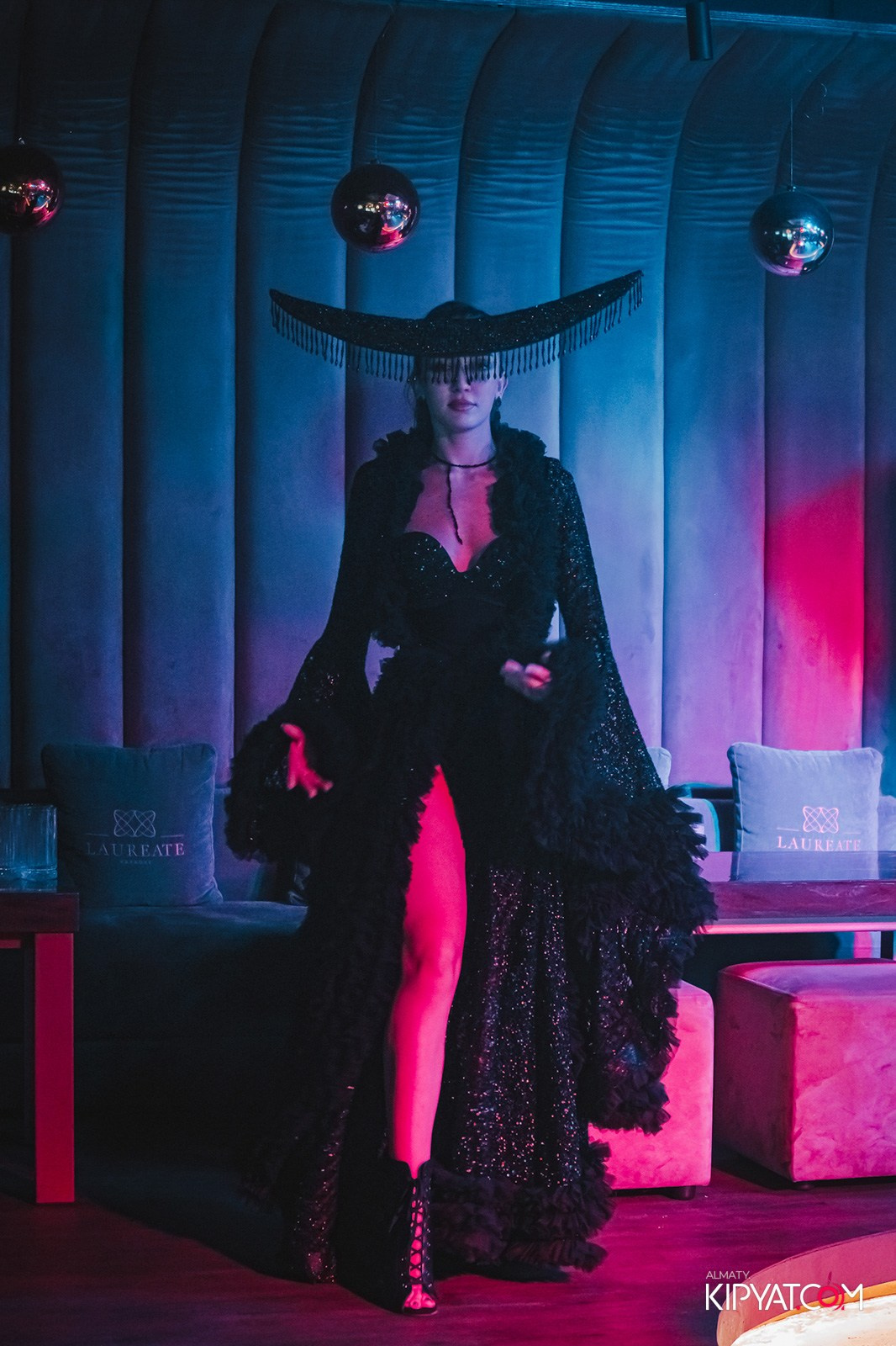 LAUREATE GRANDE CAFE. КИПЯТКОМ АЛМАТЫ!