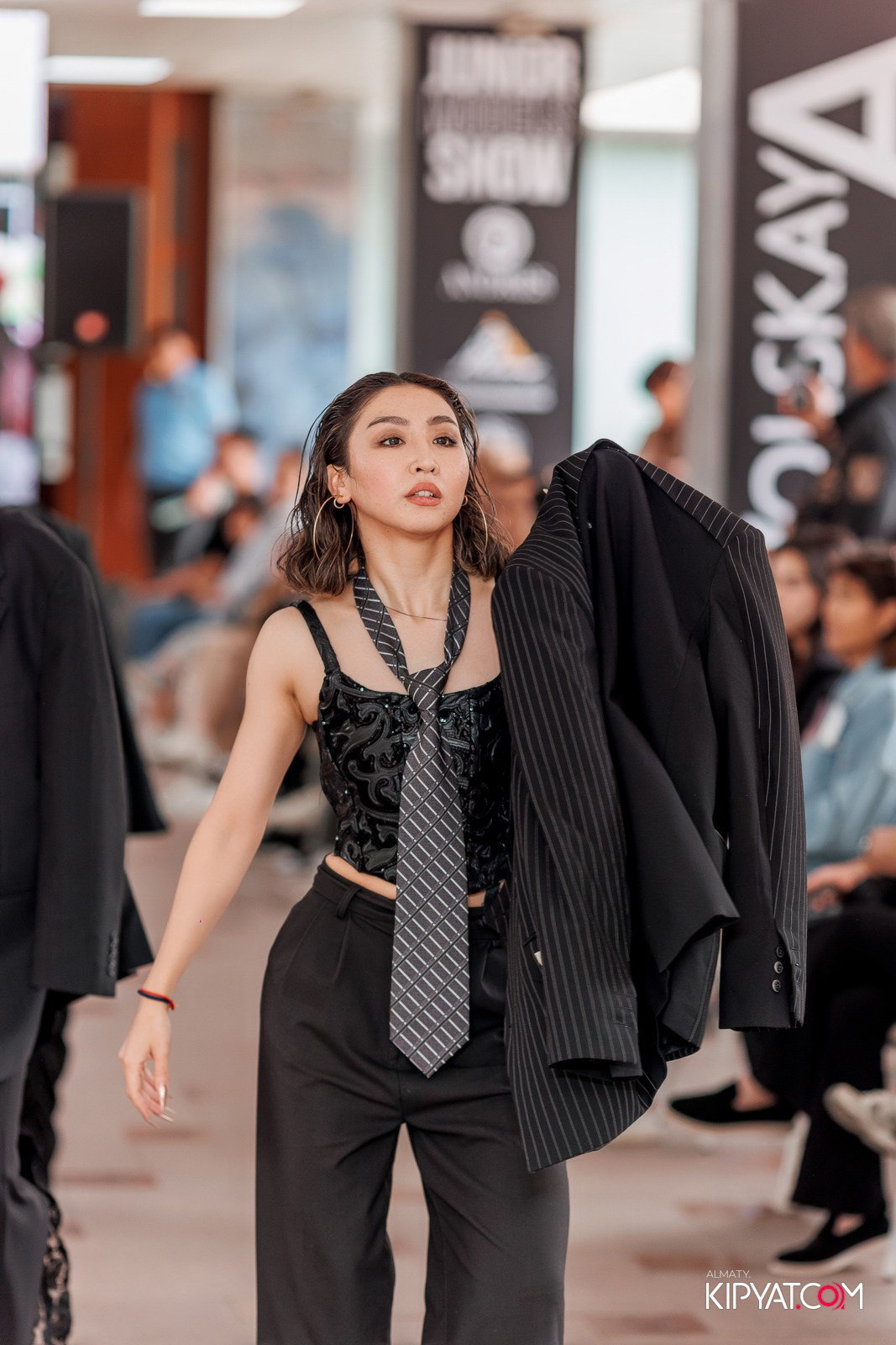 JUNIOR FASHION SHOW. КИПЯТКОМ АЛМАТЫ!