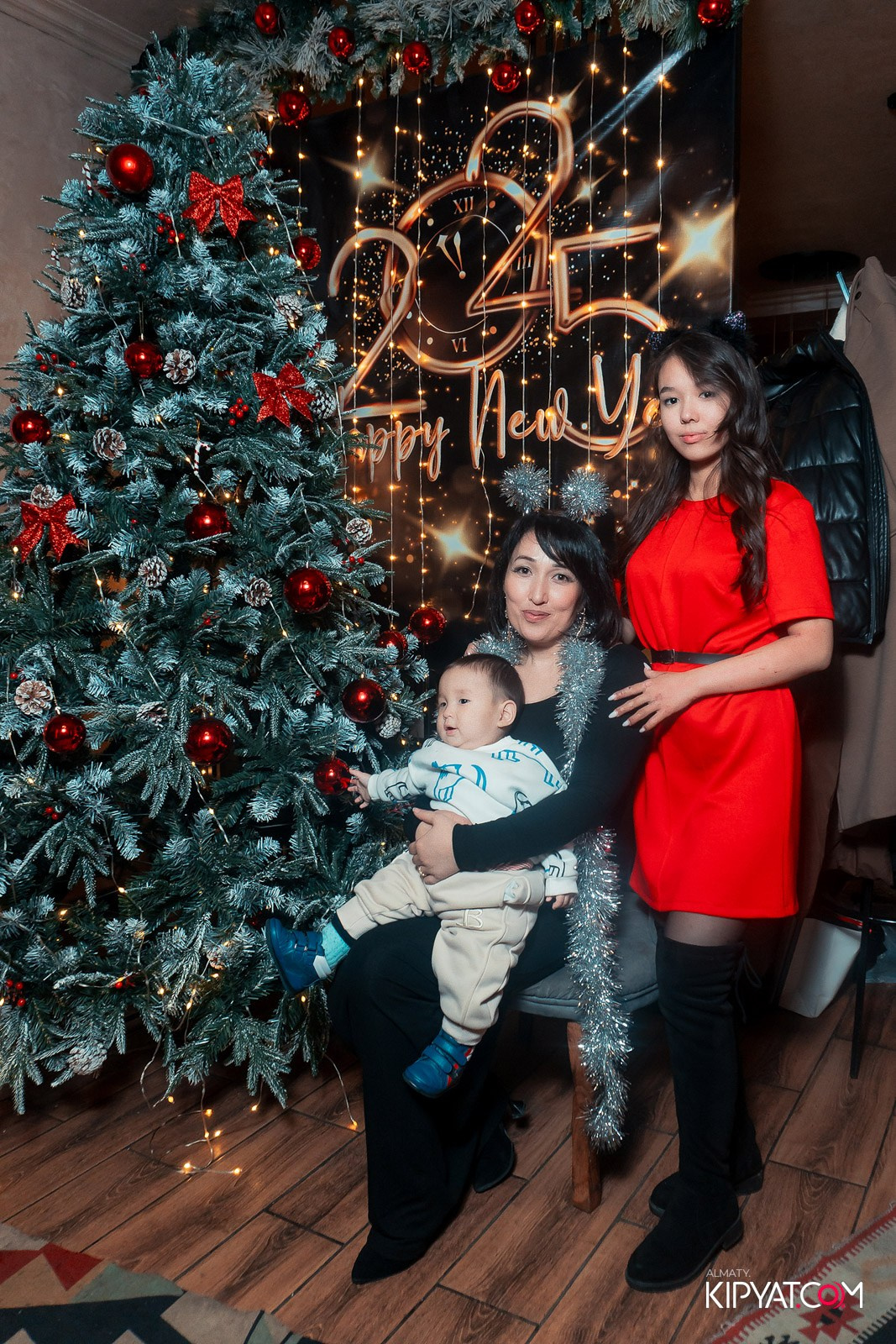 КАФЕ ЖАСМИН НА МОМЫШУЛЫ. КИПЯТКОМ АЛМАТЫ!