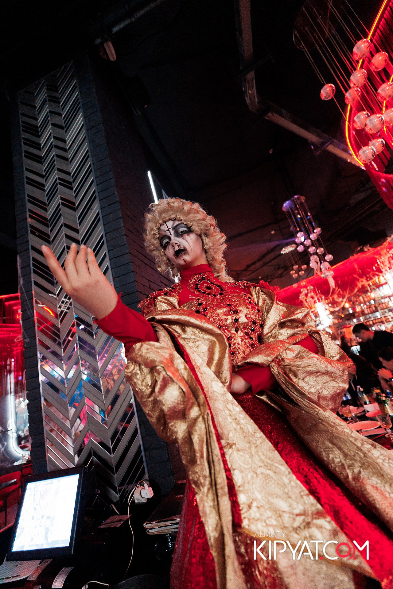 FRIENDS BAR & TERRACE. КИПЯТКОМ АЛМАТЫ! Фотосъемка мероприятий в Алматы