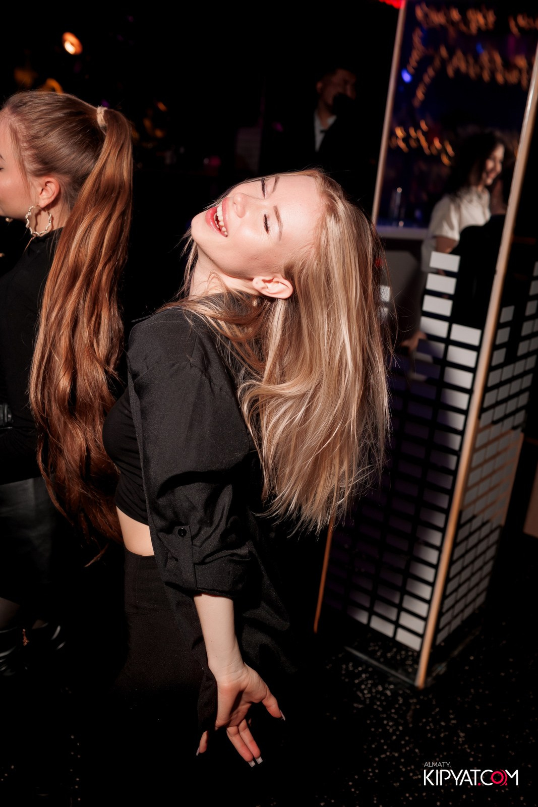 FITNESS ЁЛКА в ночном клубе SANTA BARBARA. КИПЯТКОМ АЛМАТЫ!