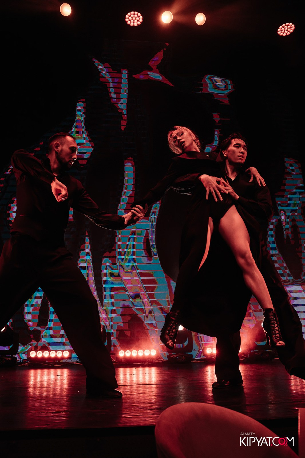 QUEEN. КИПЯТКОМ АЛМАТЫ!