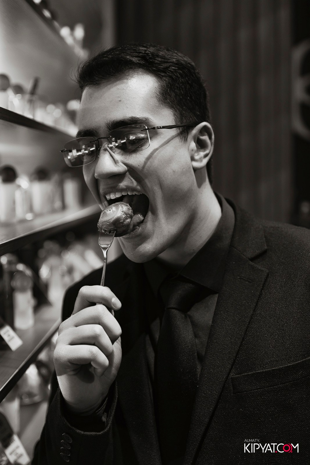 ОТКРЫТИЕ ПАРФЮМЕРНОГО ДОМА MAISON PERFUME. КИПЯТКОМ АЛМАТЫ!