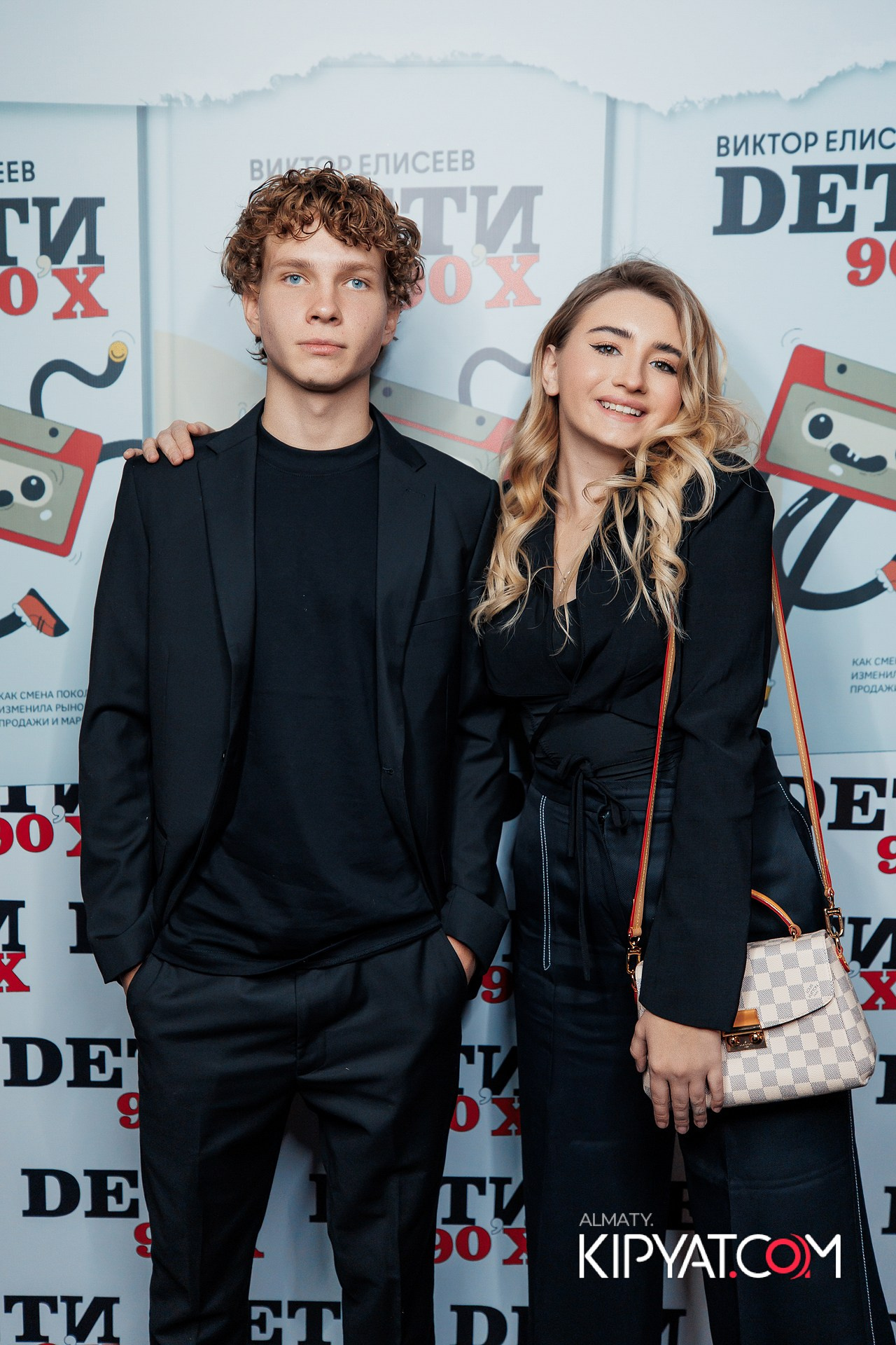 ПРЕЗЕНТАЦИЯ КНИГИ ВИКТОРА ЕЛИСЕЕВА. КИПЯТКОМ АЛМАТЫ!