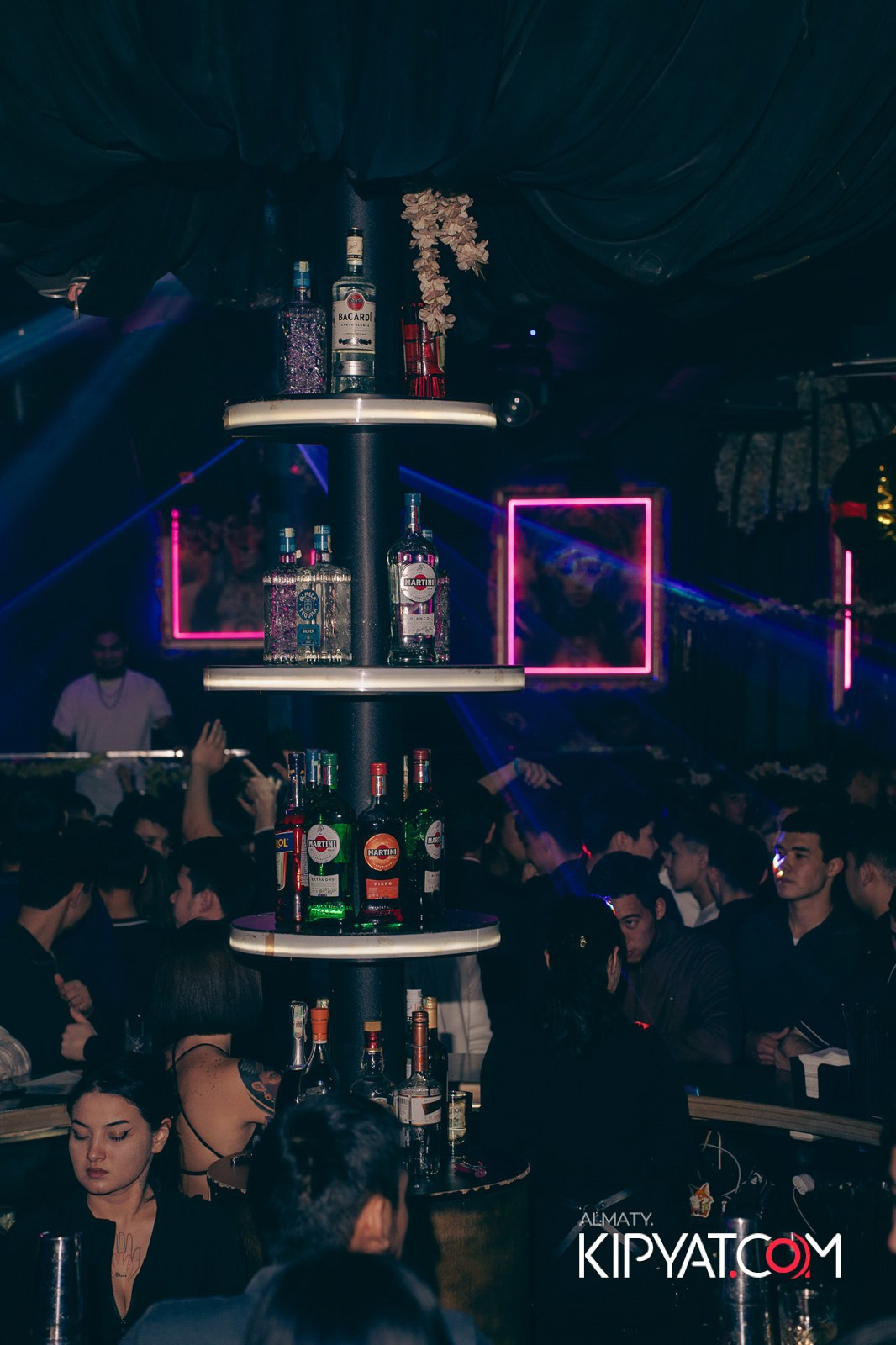 UYAT EMES BAR. КИПЯТКОМ АЛМАТЫ!