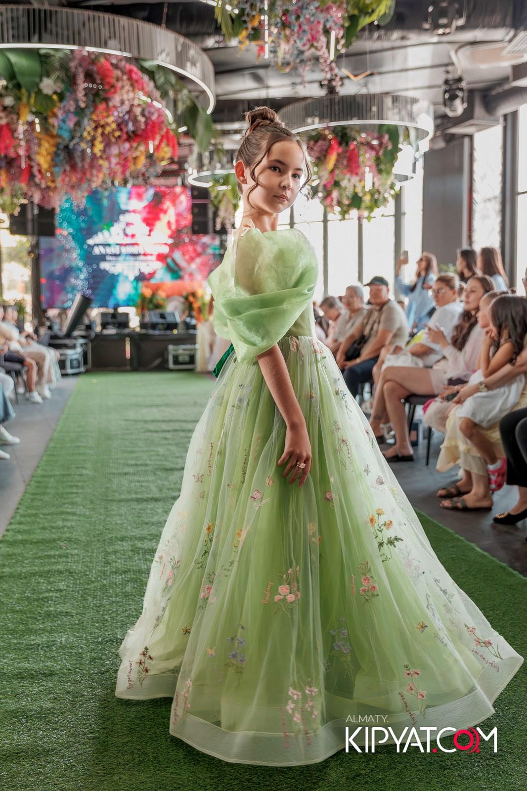 PROM KIDS FASHION SHOW. КИПЯТКОМ АЛМАТЫ!