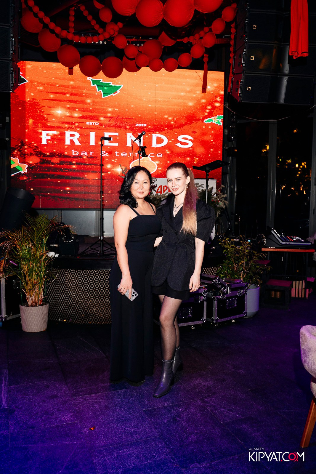 FRIENDS BAR & TERRACE. КИПЯТКОМ АЛМАТЫ! Фотосъемка мероприятий в Алматы