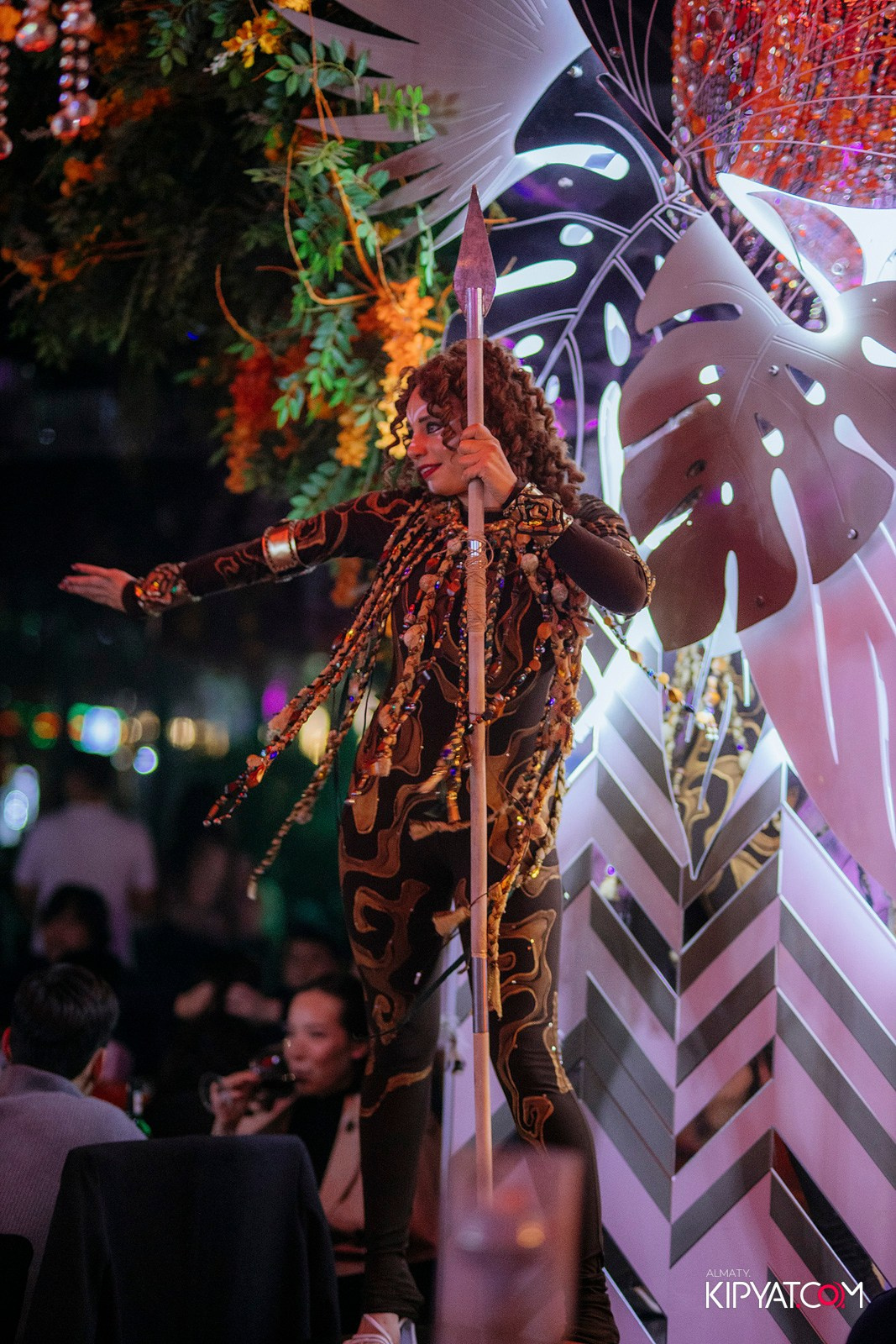 FRIENDS BAR & TERRACE. КИПЯТКОМ АЛМАТЫ!