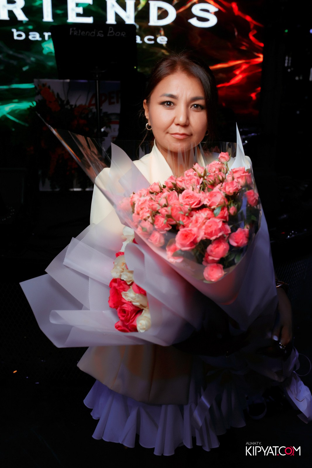 FRIENDS BAR & TERRACE. КИПЯТКОМ АЛМАТЫ!