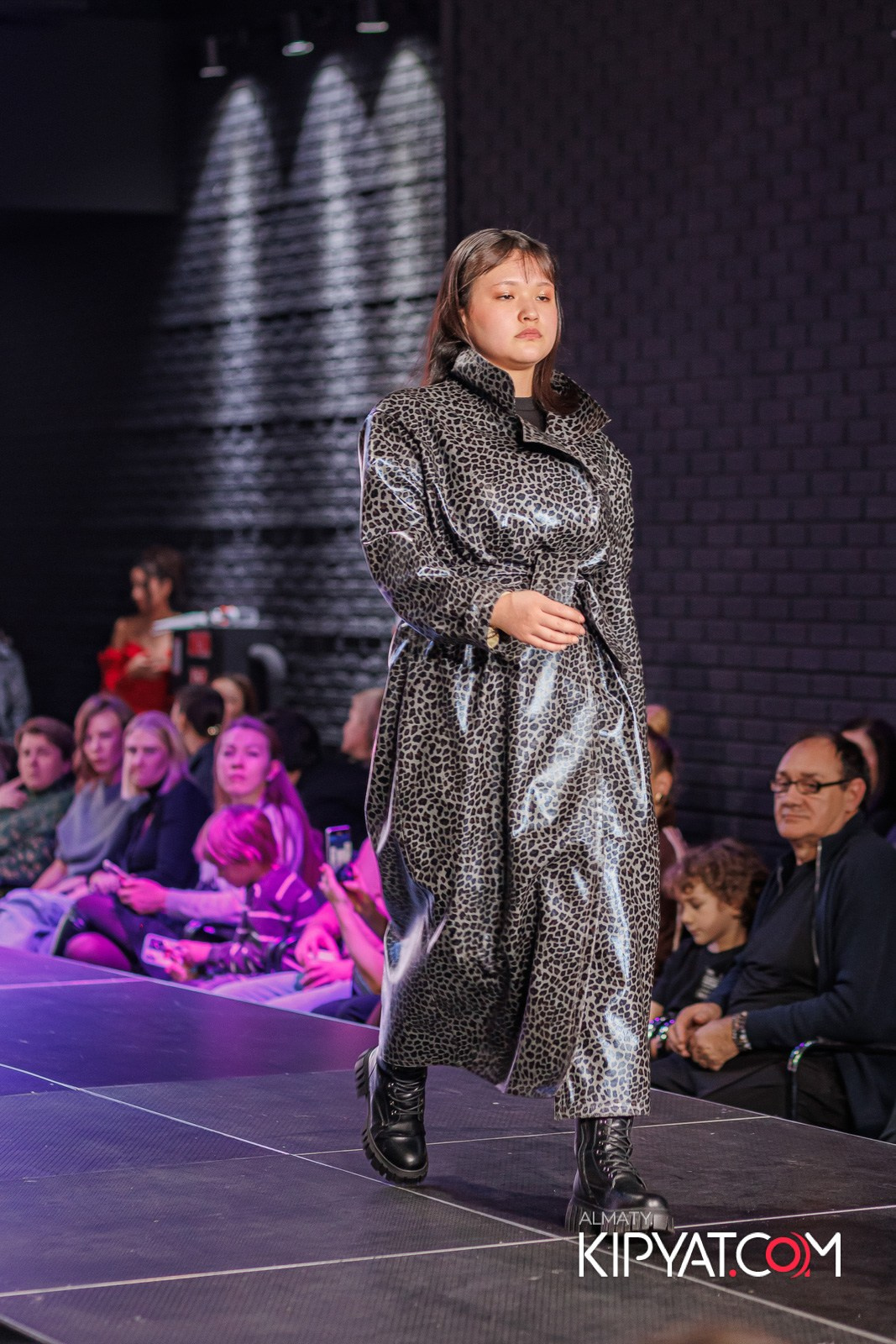 JUNIOR MODELS SHOW В РАМКАХ БЛАГОТВОРИТЕЛЬНОГО ПРОЕКТА МОДА ЗА СЧАСТЬЕ ДЕТЕЙ. КИПЯТКОМ АЛМАТЫ!