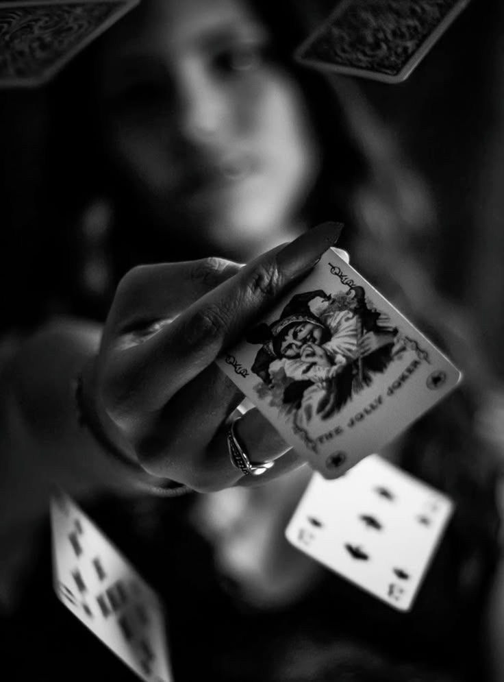 Карты и корона