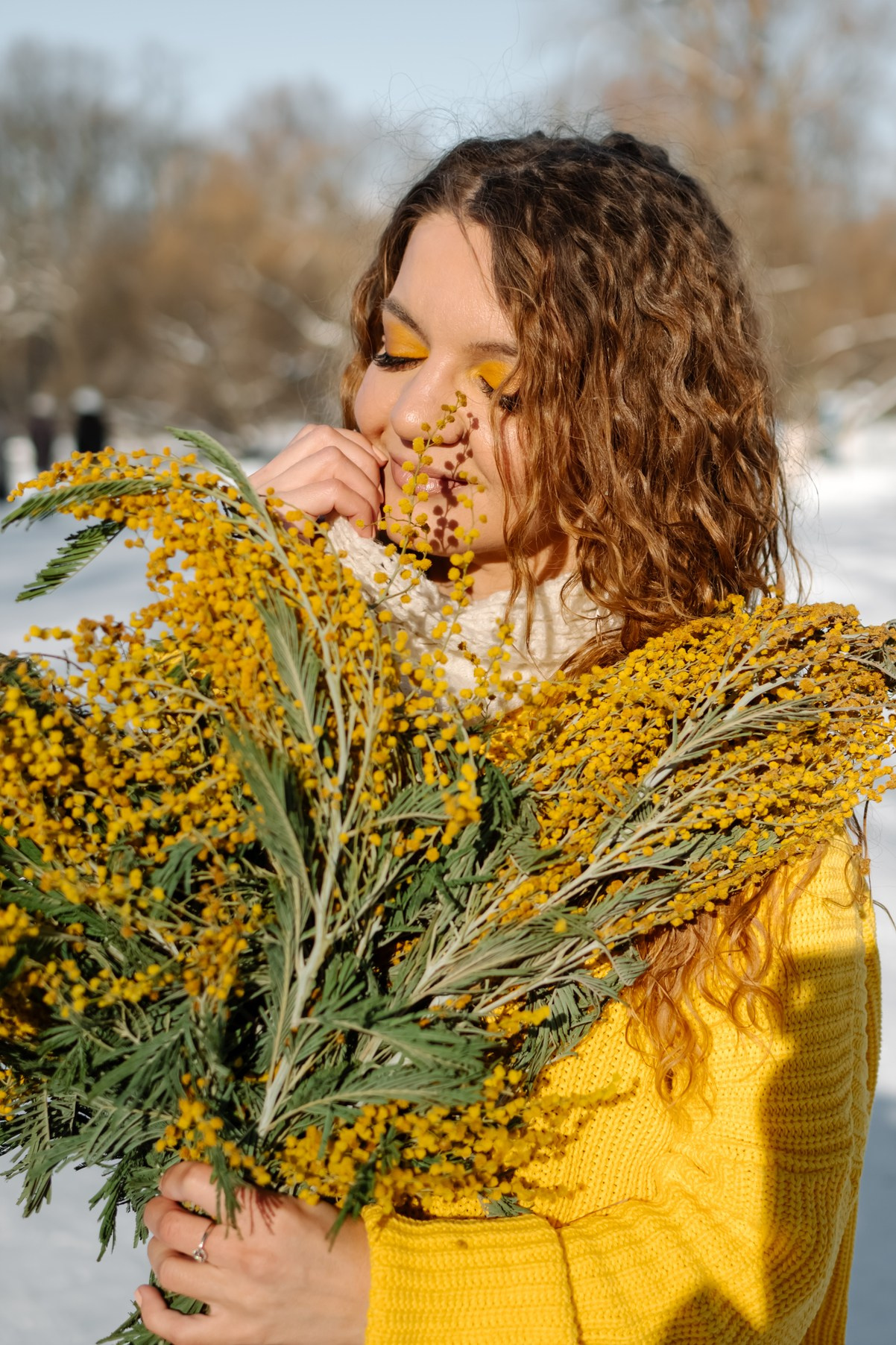 Ева с мимозой. Свадебный и сеейный фотограф в Санкт-Петербурге Елена Худякова