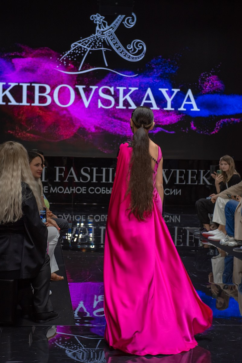 SochiFashionWeek2024 дизайнер Кибовская. Семейный и коммерческий фотограф в Сочи Александр Бодунов