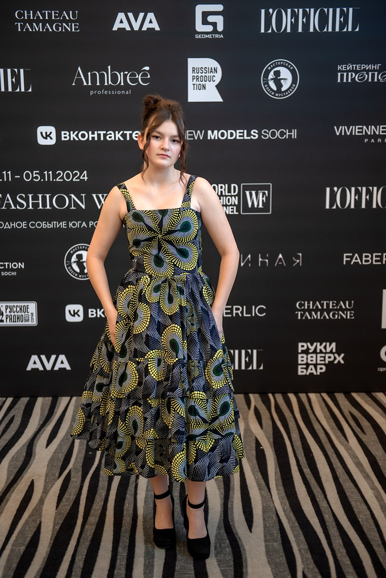 SochiFashionWeek2024 дизайнер Юлия Крылова. Семейный и коммерческий фотограф в Сочи Александр Бодунов