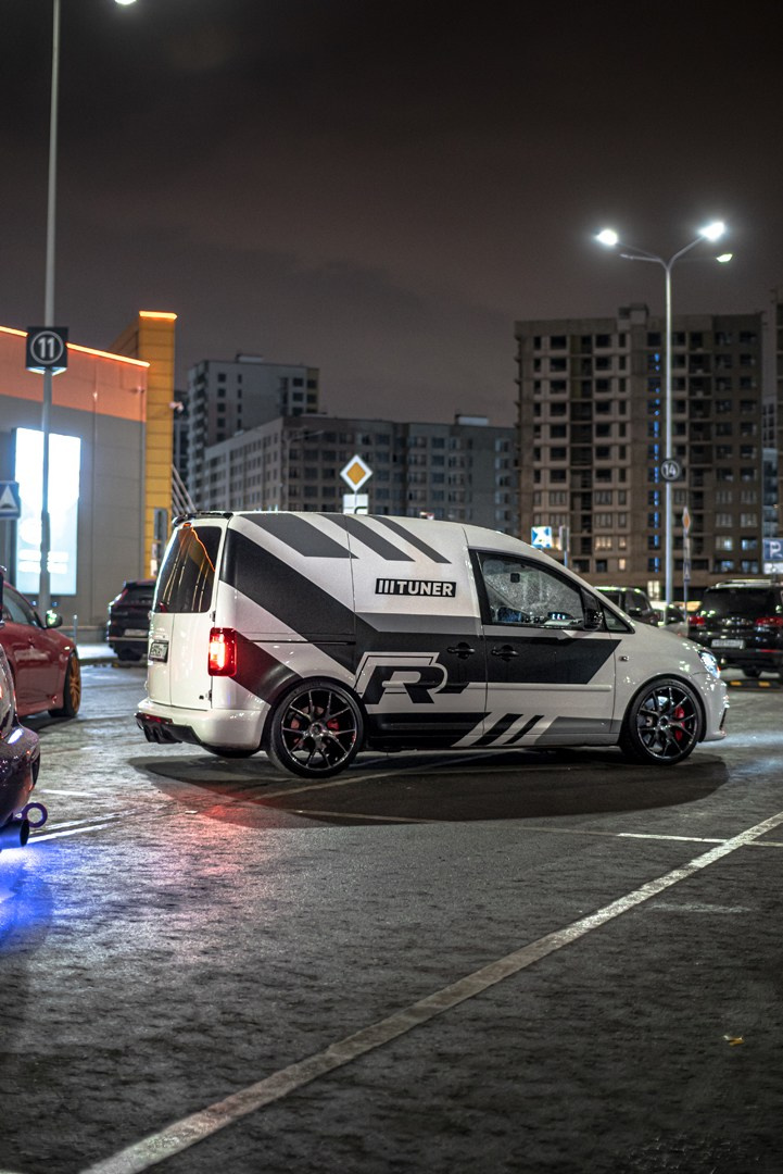 Stance мероприятие в Москве на парковке. Жуков Илья  свадебный фотограф в Москве