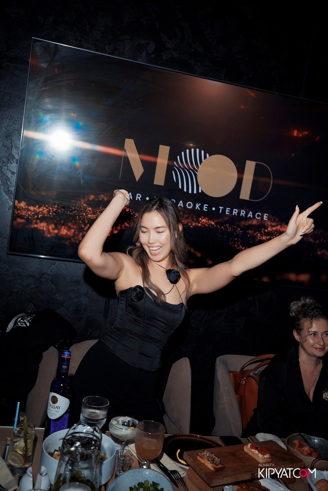 MOOD BAR & KARAOKE. КИПЯТКОМ АЛМАТЫ!