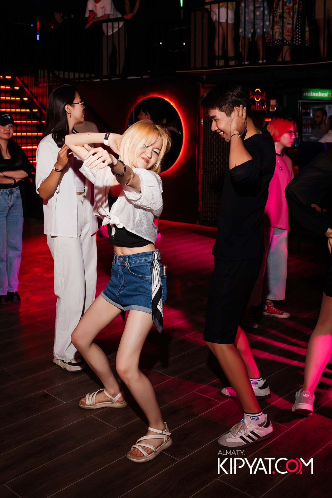 НОЧНОЙ КЛУБ ICON. КИПЯТКОМ АЛМАТЫ!