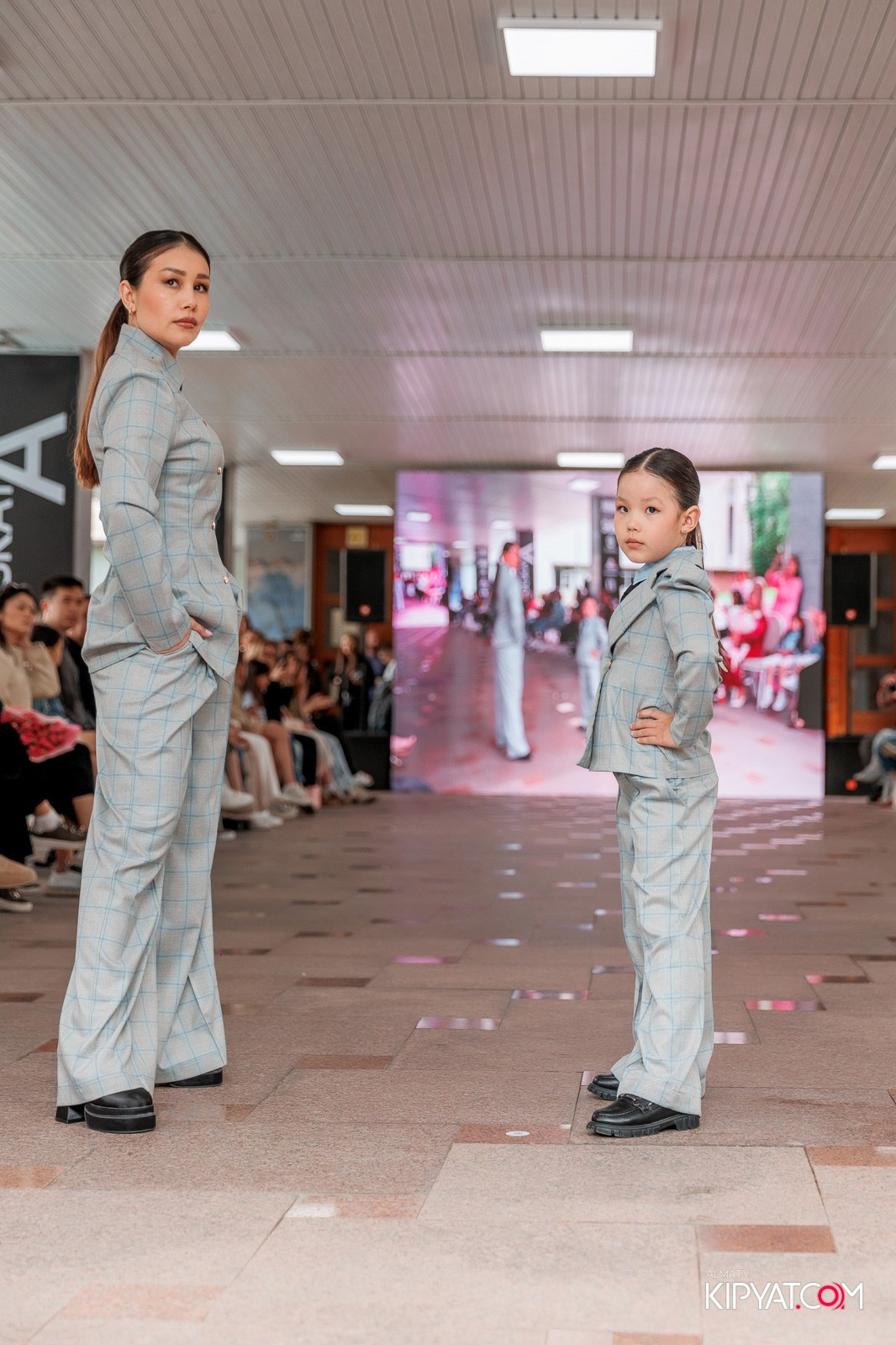 JUNIOR FASHION SHOW. КИПЯТКОМ АЛМАТЫ!