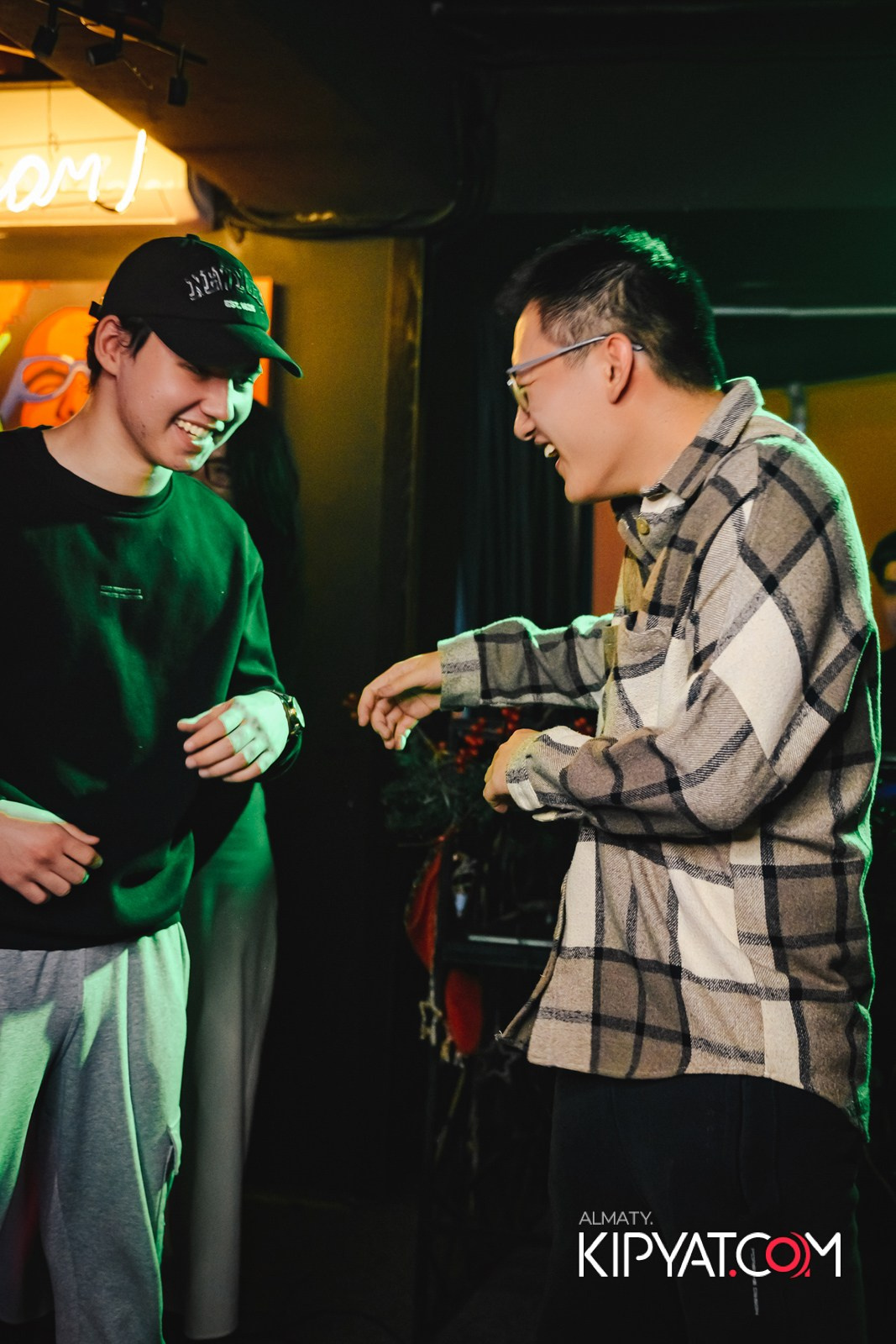 ГРИЛЬ БАР ШАШЛЫКOFF. КИПЯТКОМ АЛМАТЫ!