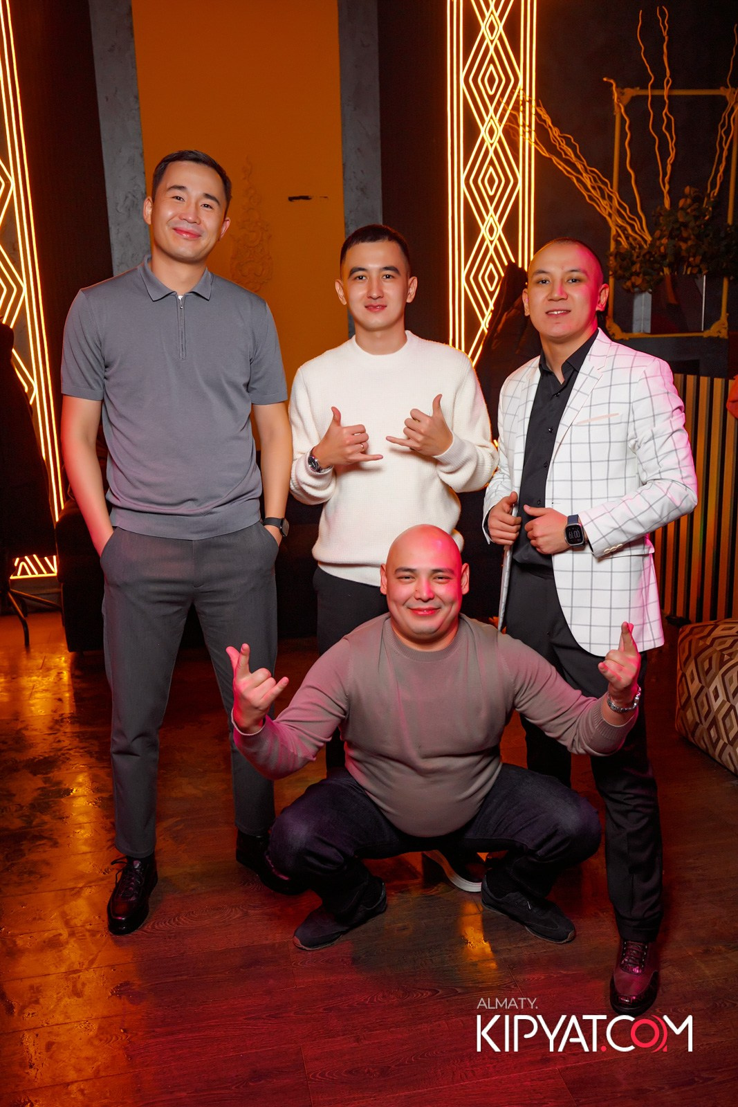 УХО И МЕДВЕДЬ НА ГАГАРИНА. КИПЯТКОМ АЛМАТЫ!