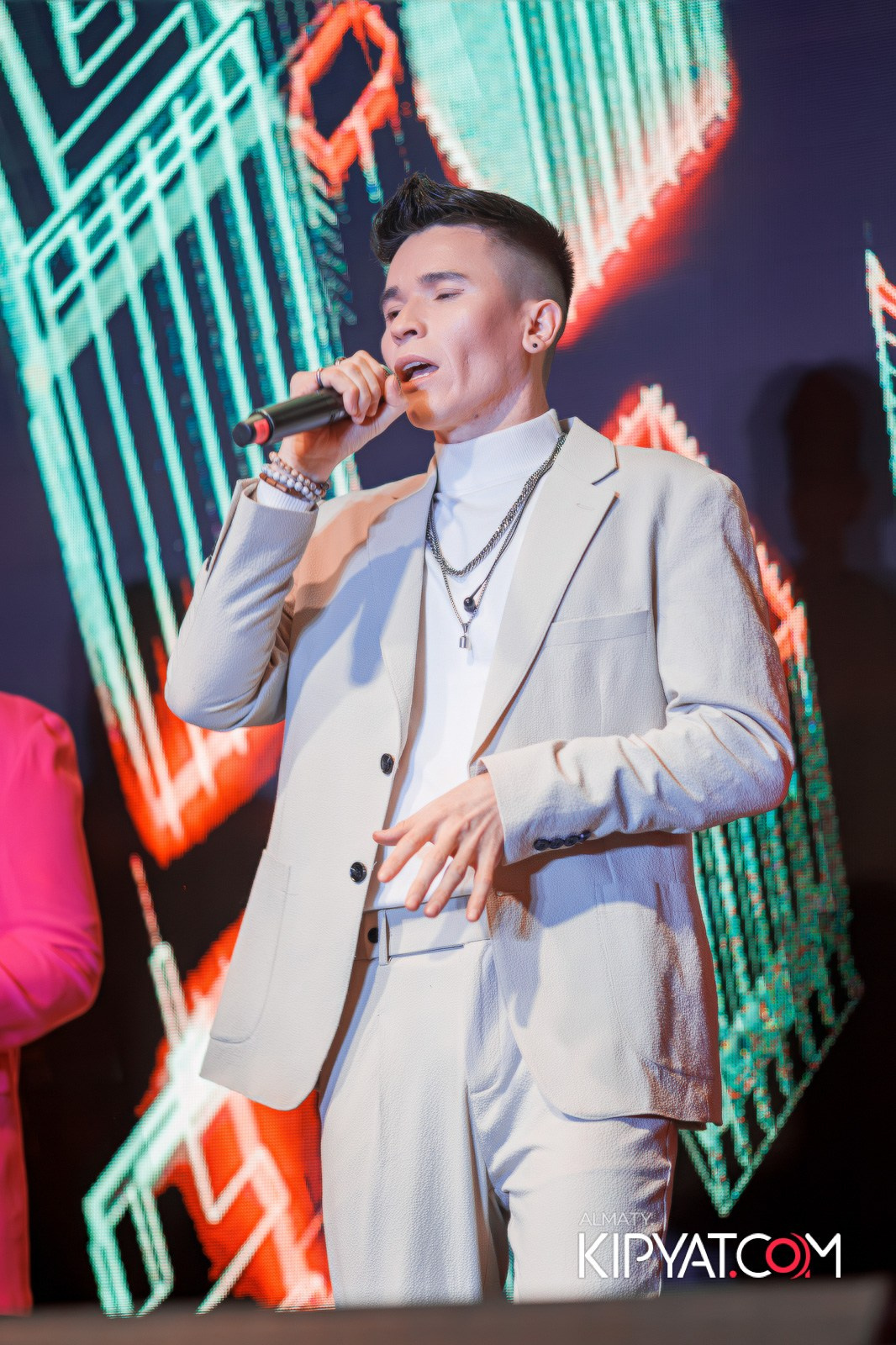 SANTA BARBARA — МЮЗИКЛ ДЖУЛИЯ. КИПЯТКОМ АЛМАТЫ!