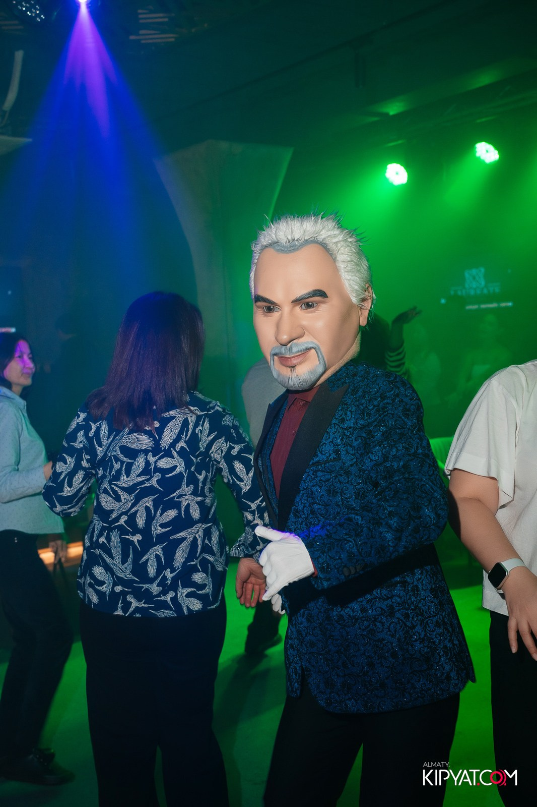 LAUREATE GRAND CAFÉ. КИПЯТКОМ АЛМАТЫ!