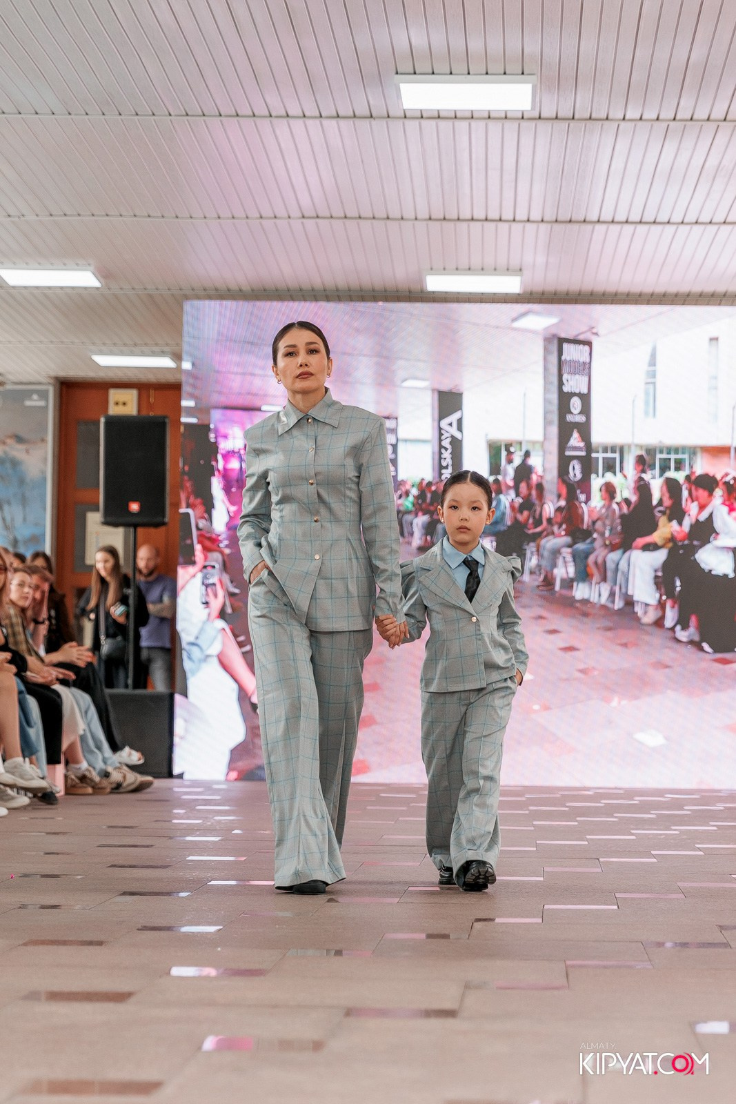 JUNIOR FASHION SHOW. КИПЯТКОМ АЛМАТЫ!