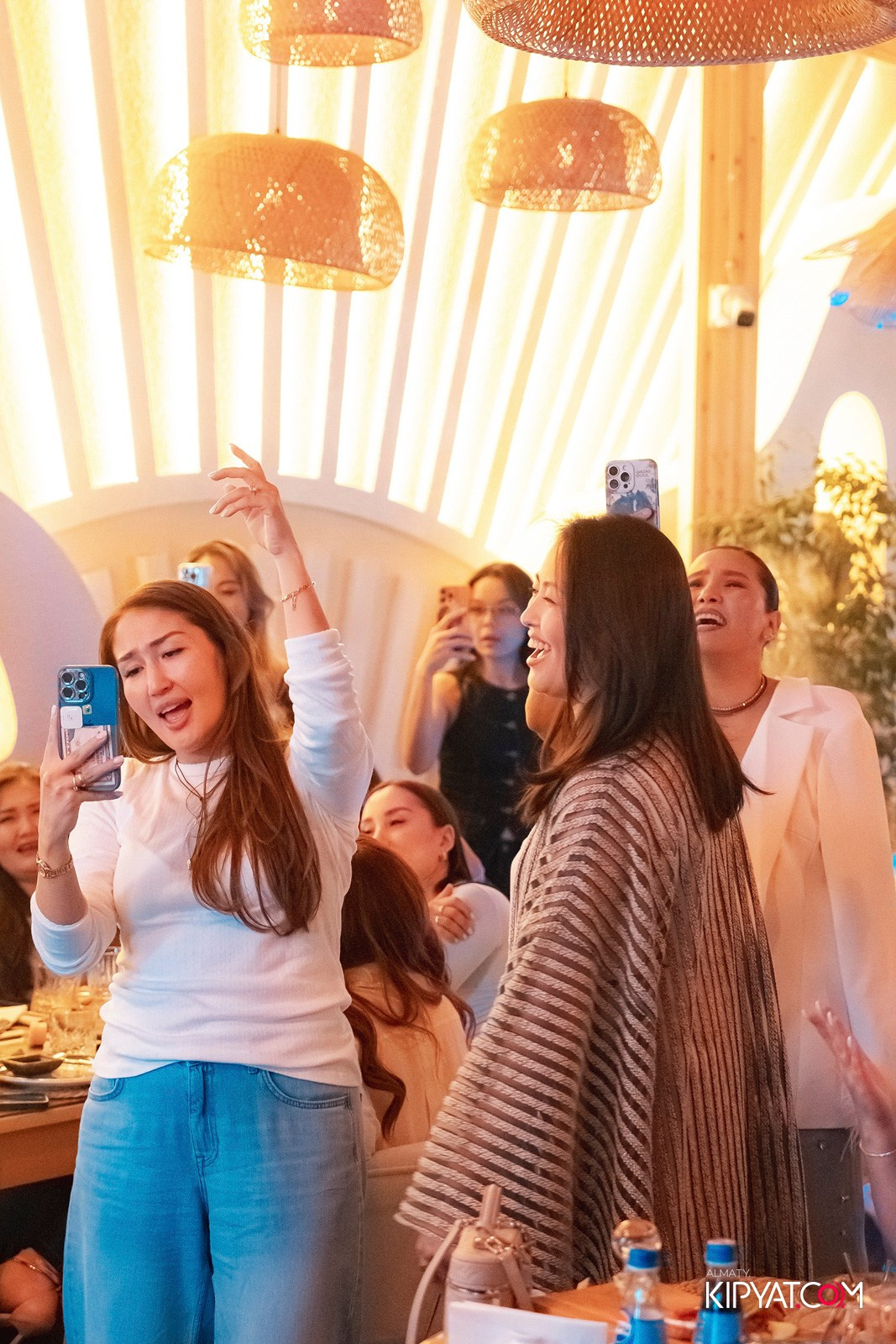 THE BROOKLN B MOOD KARAOKE & TERRACE. КИПЯТКОМ АЛМАТЫ!