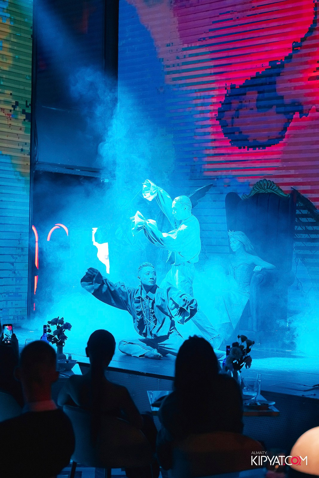 QUEEN. КИПЯТКОМ АЛМАТЫ!