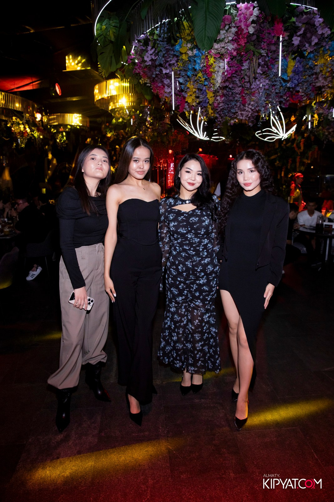 FRIENDS BAR & TERRACE. КИПЯТКОМ АЛМАТЫ! Фотосъемка мероприятий в Алматы