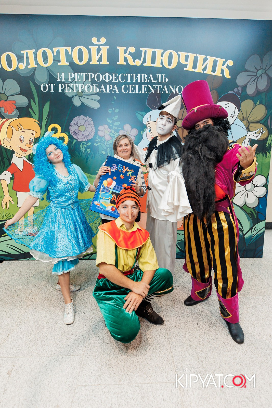 ЗОЛОТОЙ КЛЮЧИК И РЕТРОФЕСТИВАЛЬ ОТ РЕСТОБАРА CELENTANO. КИПЯТКОМ АЛМАТЫ!