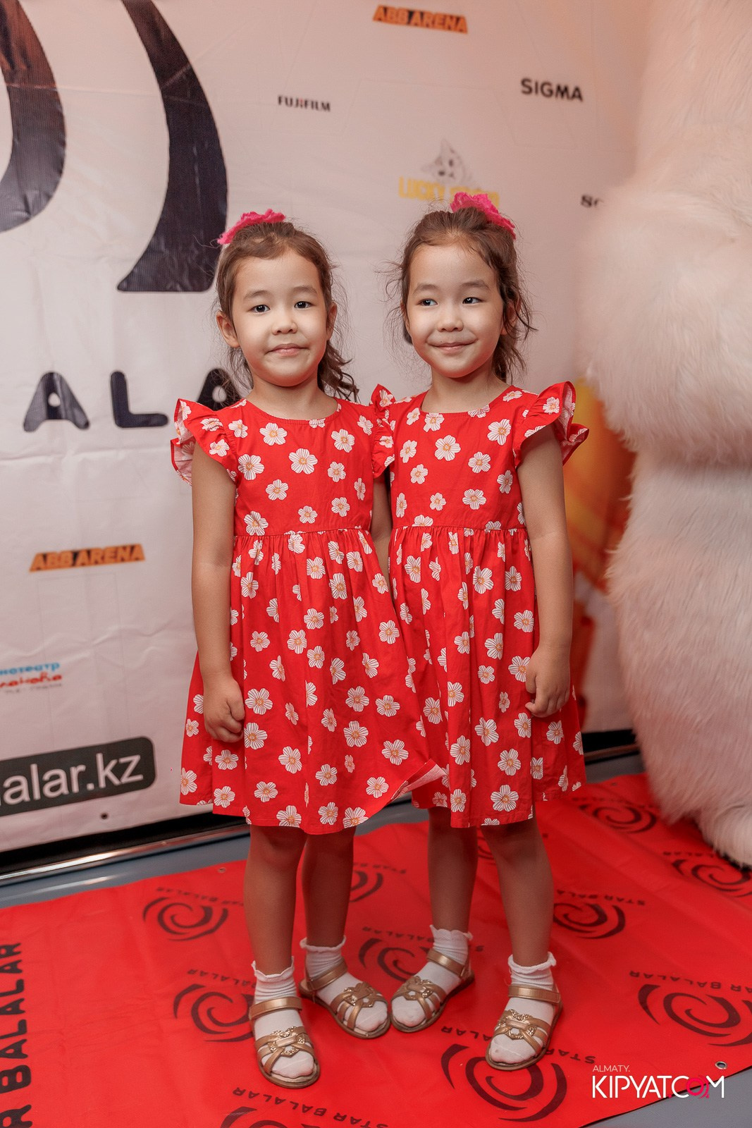 ПРЕЗЕНТАЦИЯ 10 ГРУППЫ КИНОПРОЕКТА STARBALALAR. КИПЯТКОМ АЛМАТЫ!