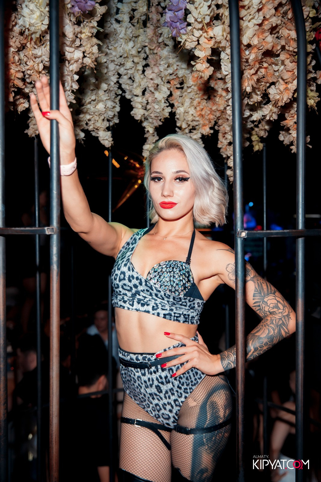 UYAT EMES BAR. КИПЯТКОМ АЛМАТЫ!